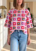 Pull crochet coloré à motifs